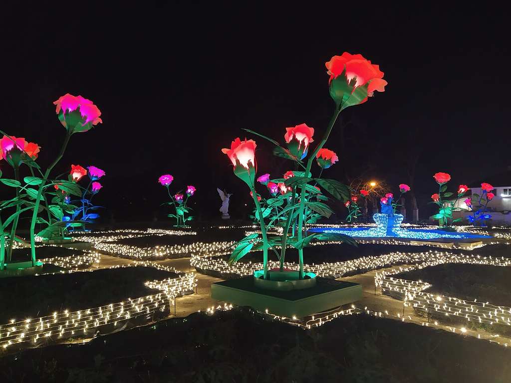 The Royal Garden of Light at Wilanow Palace in a past season